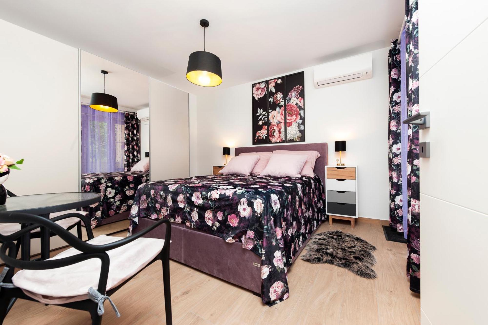 Happy Days Apartma