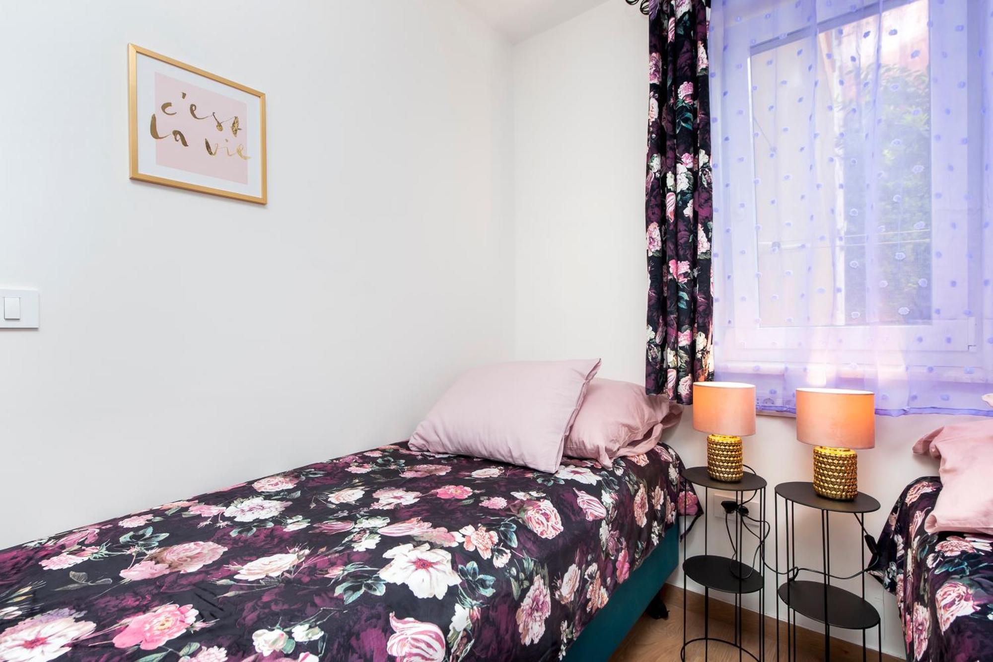 Apartma Happy Days *
