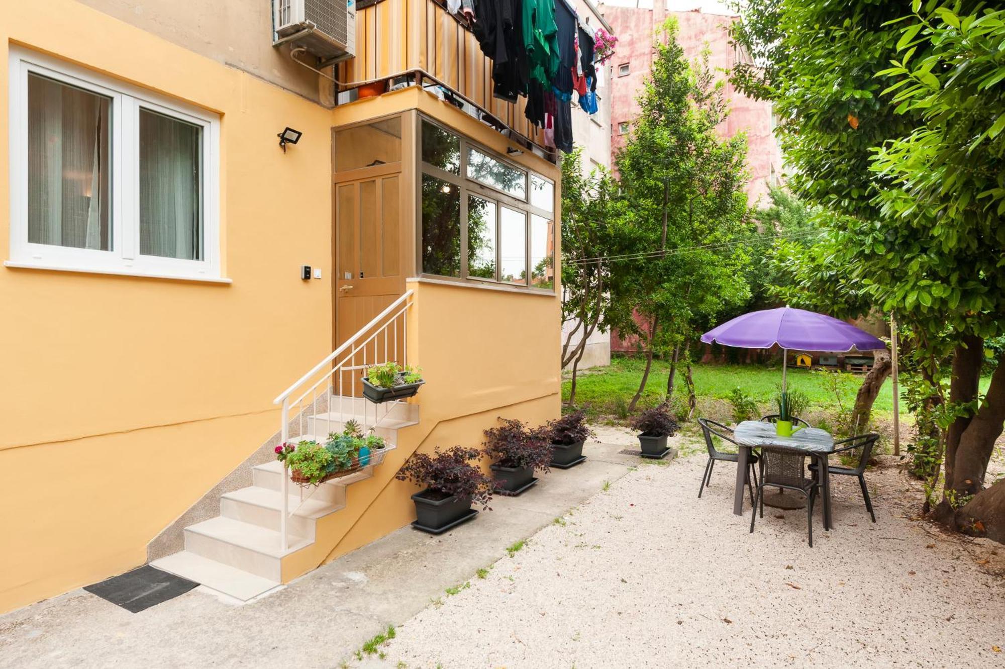 Happy Days Apartment *